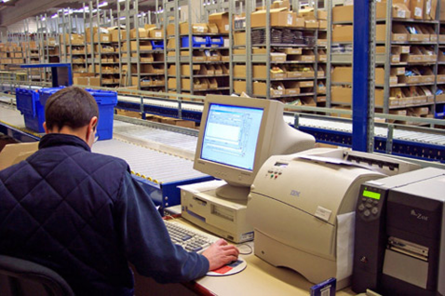 Az Recrutement Magasinier H F Drap